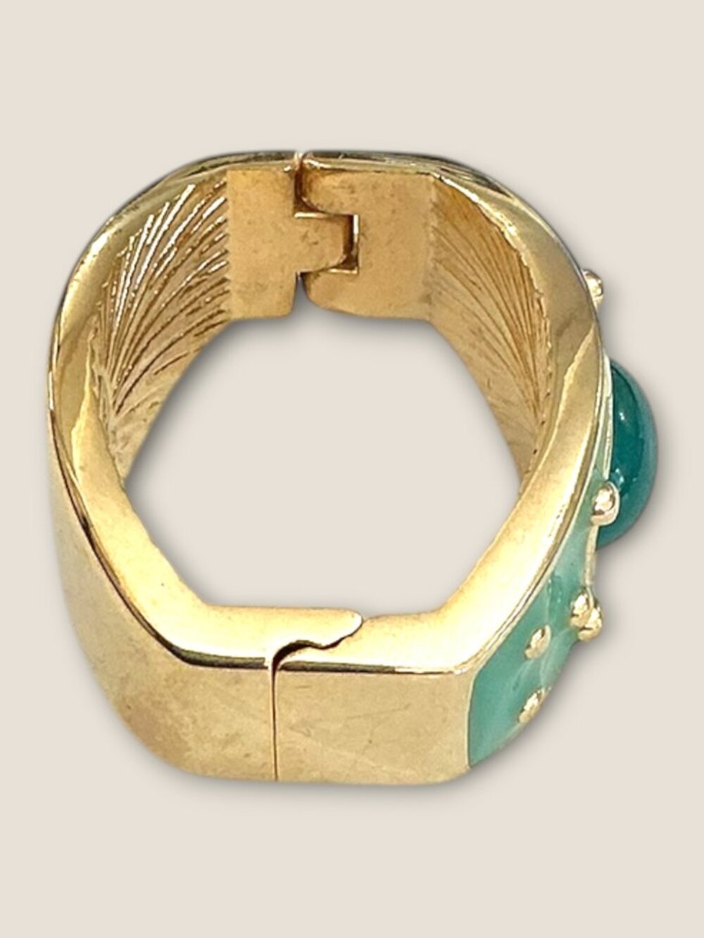 Joan Rivers Gold-Tone & Green Enamel Scarf Clip With Oval Cabochon Center & Sunb - Picture 4 of 8